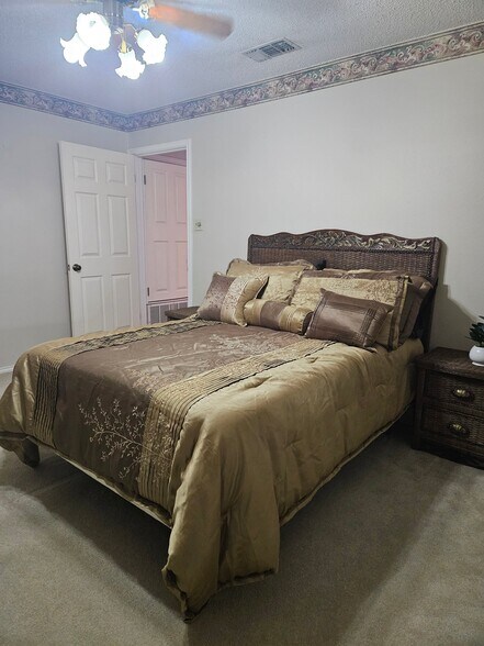 Building Photo - 4429 White Ash Ln