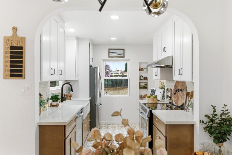 Building Photo - 2361 Bedford Rd