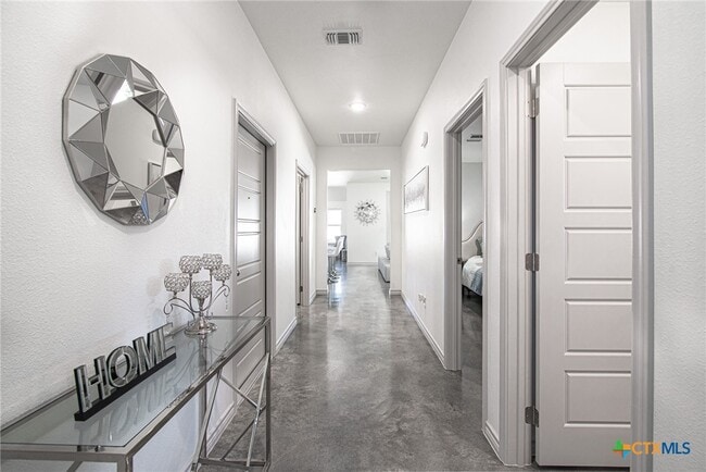 Building Photo - 765 Freedom Cir
