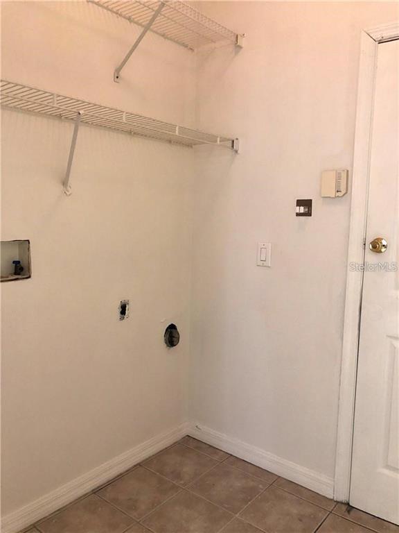 Building Photo - 1749 Golfview Dr