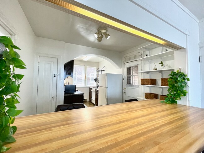 Building Photo - 6655 Berthold Ave