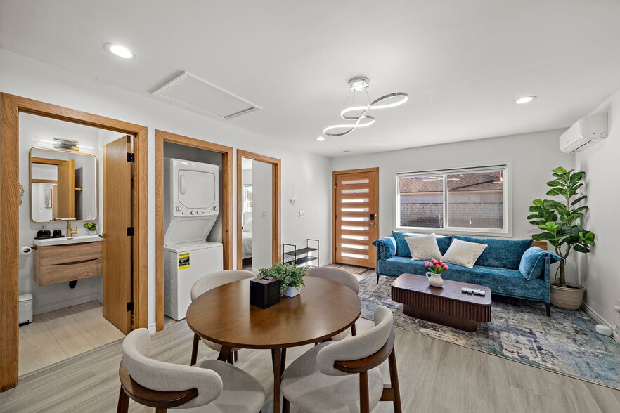 Building Photo - 5595 Heil Ave