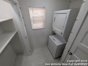 Building Photo - 953 Serenade Dr
