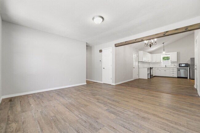 Building Photo - Ridgecrest