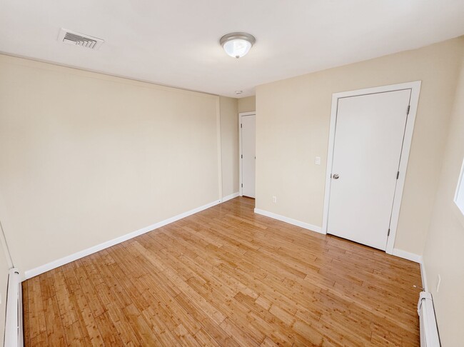 Building Photo - Beautiful Condo In Revere MA!