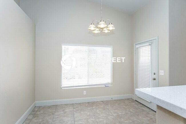 Building Photo - 3 Bedroom Pet-Friendly Home in North Las V...