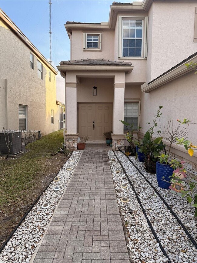 Building Photo - 10434 White Pinto Ct