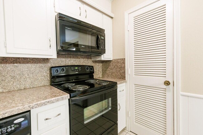 Building Photo - 3406 65th Dr