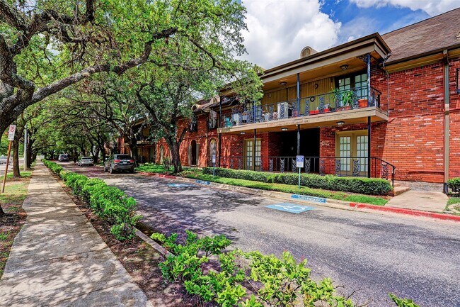 Building Photo - 11550 Chimney Rock Rd