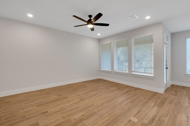 Building Photo - COMING SOON!!!  Beautiful Townhome!