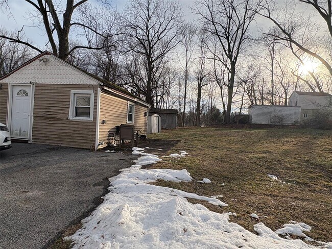 Building Photo - 10 Glenwood Ave