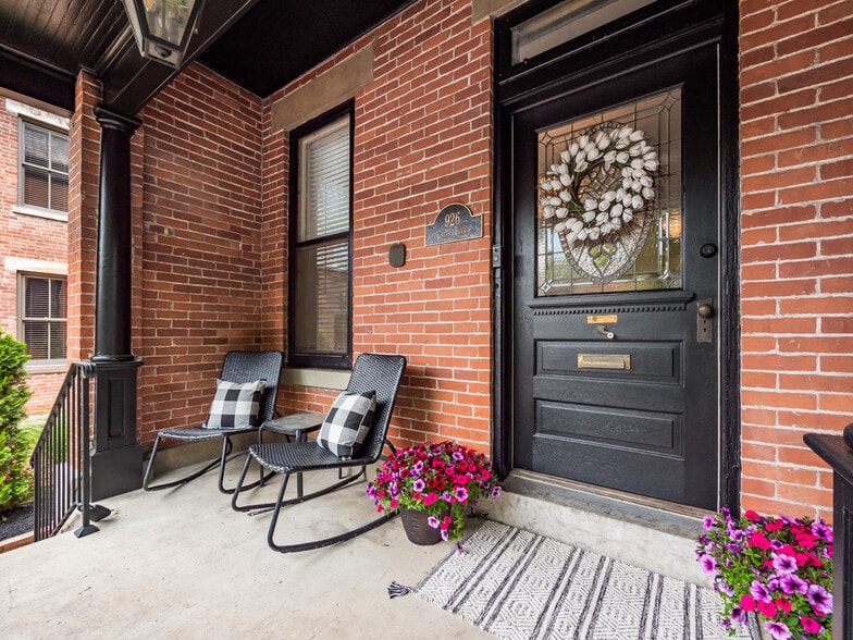 Covered Front Porch - 926 City Park Ave