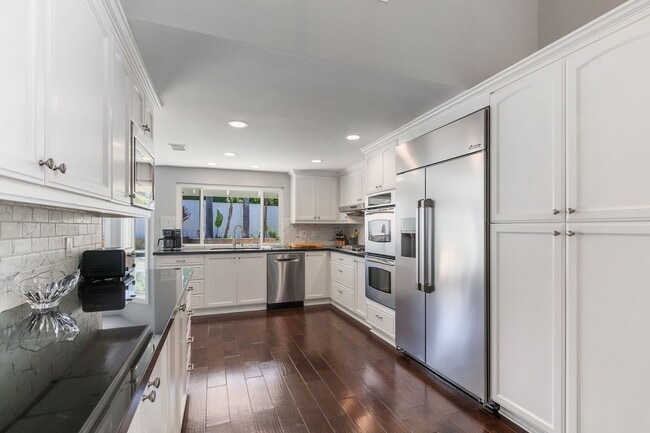 Building Photo - 7446 Trigo Ln
