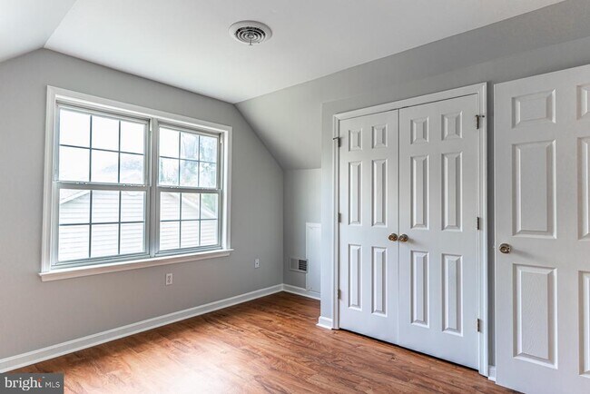 Building Photo - 121 Nottingham Ct