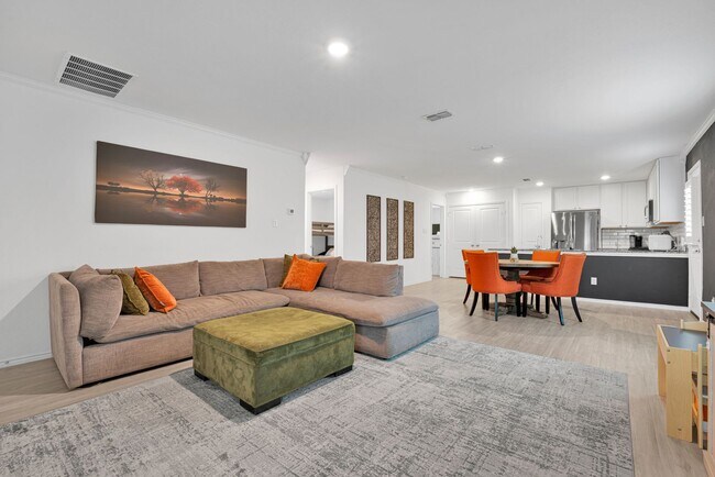 Building Photo - Cozy 3 Bedroom Home on San Antonio's Far West Side!