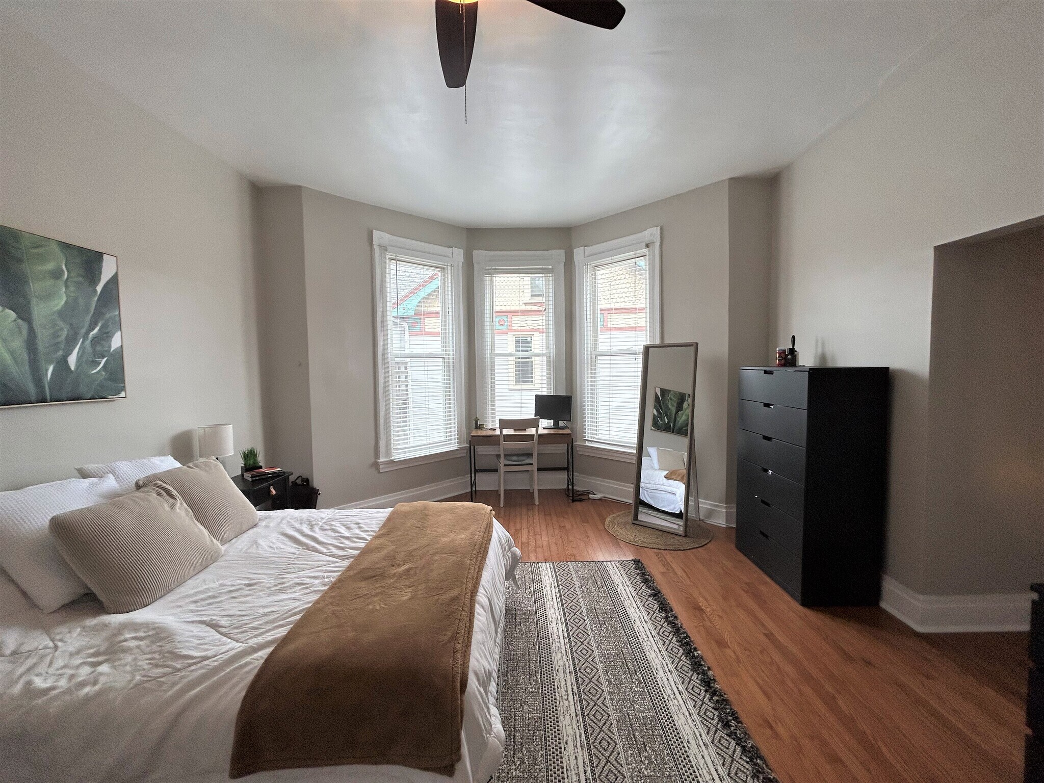 Bedroom Windows - 5975 Alder St