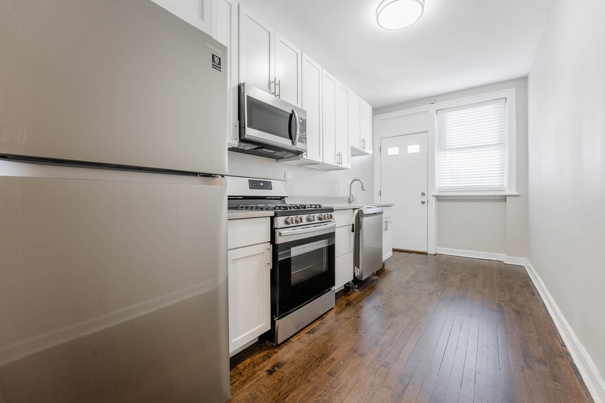 Building Photo - 5306 N Ashland Ave