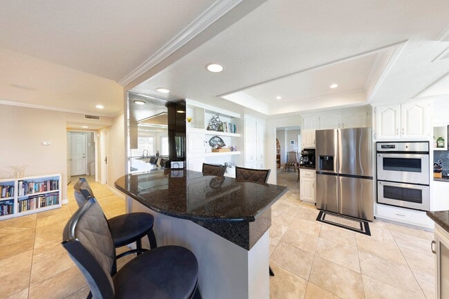 Building Photo - 30932 Colonial Pl