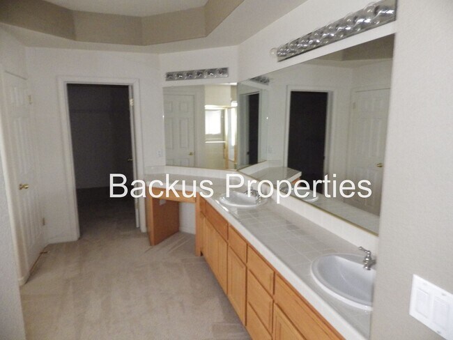 Building Photo - Wonderful Five Bedroom Home on Faulkner St...