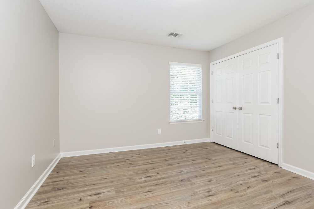 Building Photo - 6988 Calderwood Dr