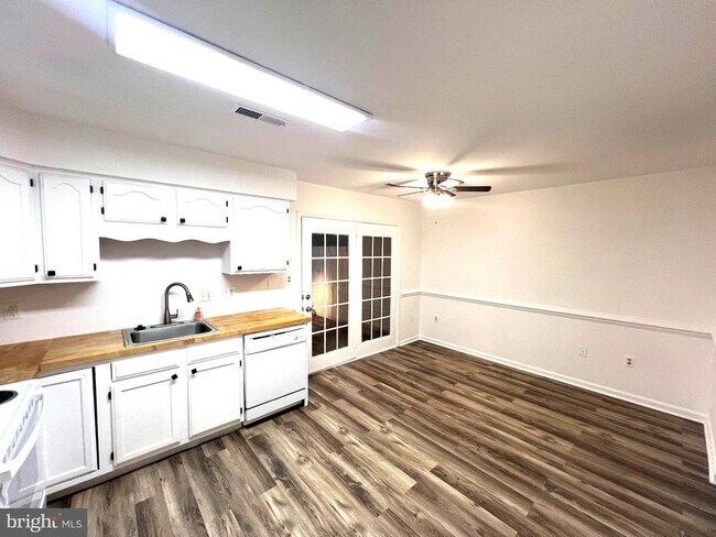 Building Photo - 255 Farrell Ln