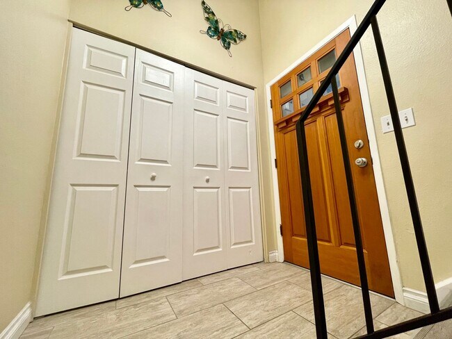 Building Photo - 5731 W 92nd Ave