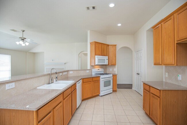 Building Photo - 835 Aqua Vista Ln