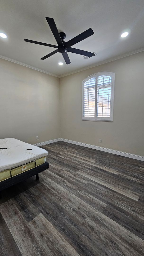 Building Photo - Luxurious Home in North Bakersfield 3 BD 3 BA