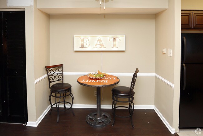 Building Photo - 5130 Southgreen Dr