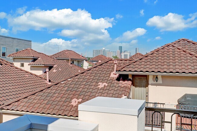 Building Photo - 4838 Austin St