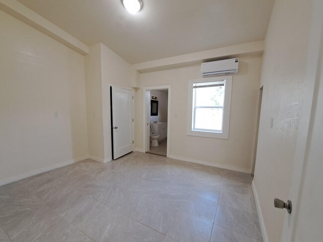 Building Photo - 1306 Iowa Ave