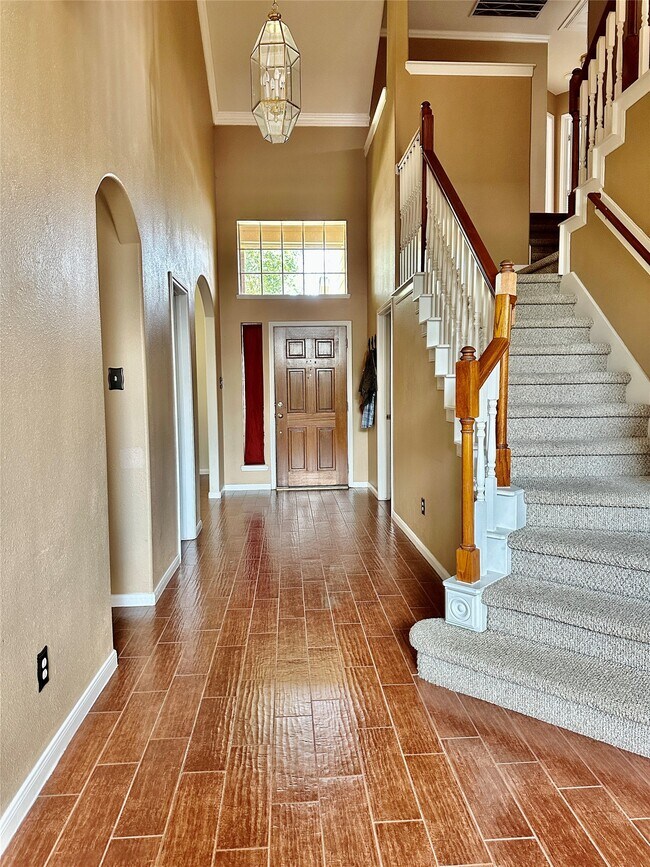 Building Photo - 16411 Redwicke Ln