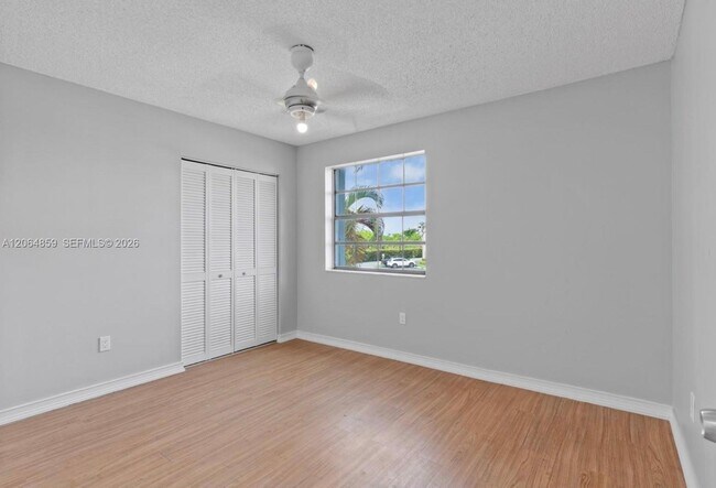 Building Photo - 1331 S Franklin Ave