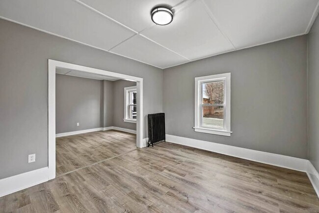 Building Photo - 5-6 Monteleone Place -6