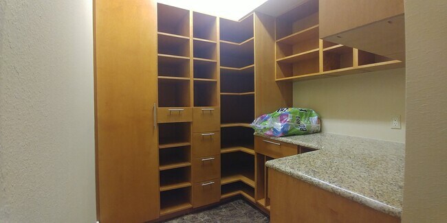 Building Photo - 406 Lillian Dr