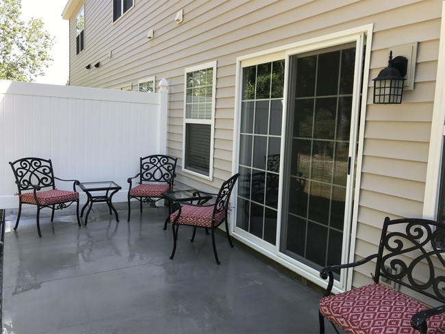 Building Photo - 2405 Rosa RoadRidge Manor Ct