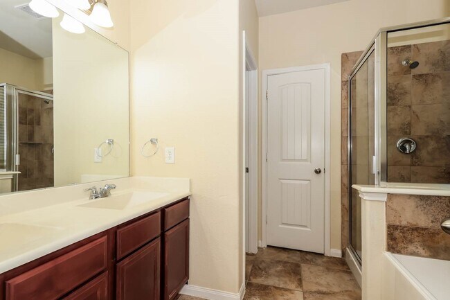 Building Photo - 30631 Gardenia Trace Dr