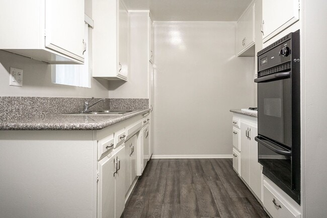 Building Photo - The Sherwood