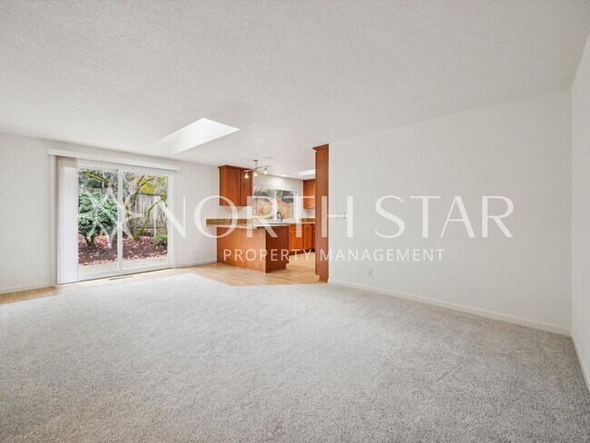 Building Photo - Beautifully Maintained Single-Level Home with Modern Touches