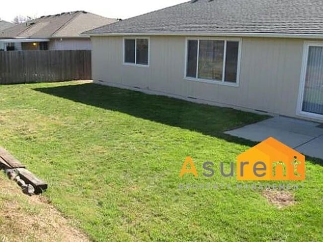 Building Photo - Great Central Point Home Available Soon!