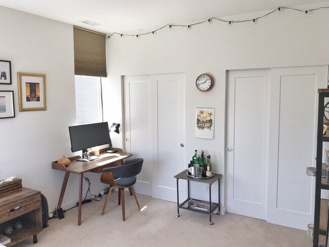 Primary Photo - Gorgeous, Airy Townhome on Treelined Stree...