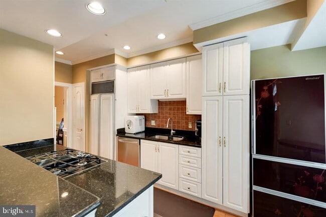 Building Photo - 201 Blaze Climber Way