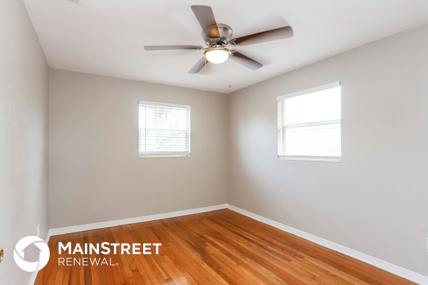 Building Photo - 8054 34th Ave N