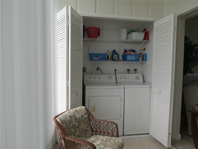 Building Photo - 7193 W Country Club Dr N