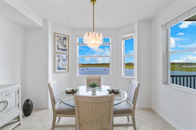 Building Photo - 15375 Grn Acrs Ave