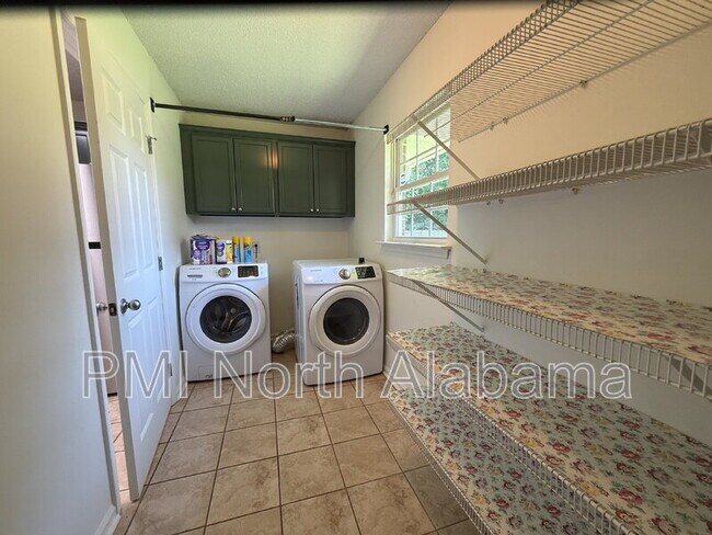 Building Photo - 111 Turnstone Ct SW