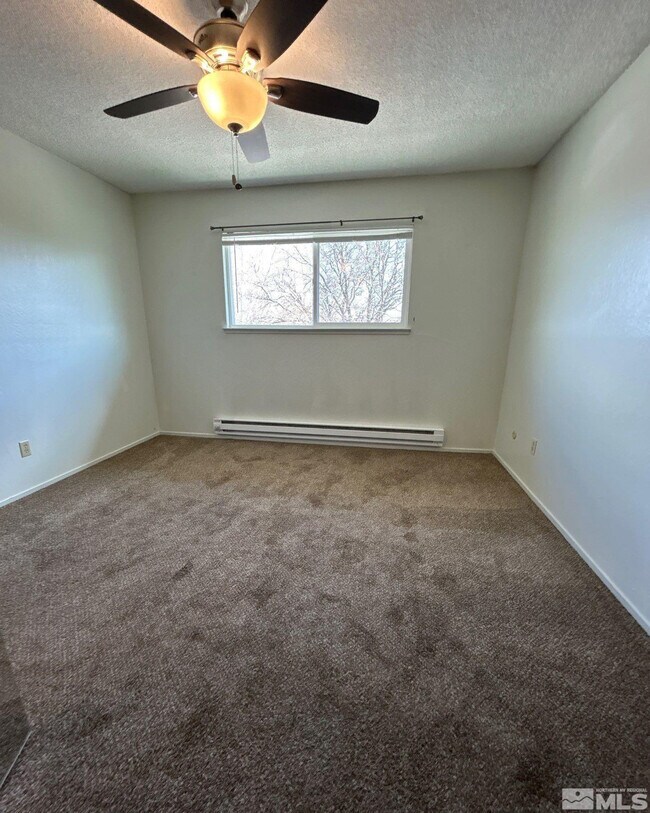 Building Photo - 5020 Tahiti Wy