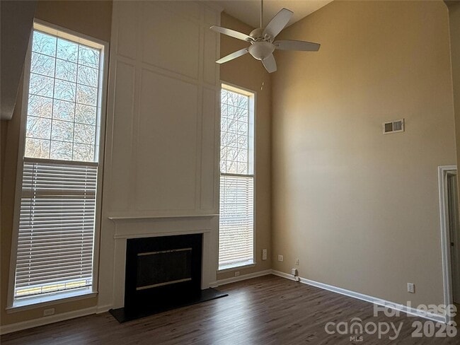 Building Photo - 7501 Lady Bank Dr