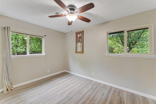 Building Photo - 8711 Bridgeport Dr