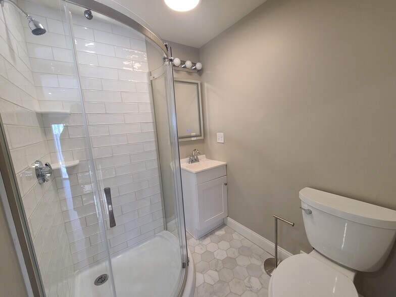 Building Photo - 77 Harbor View Ave